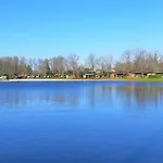 Luxe Nieuwbouw Aan Het Water Chalet