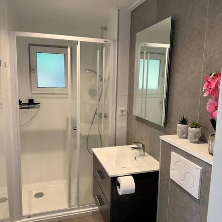 Luxe Nieuwbouw Aan Het Water Chalet